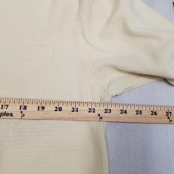 Tommy Bahama Large silk button down little yellowish cream - Picture 6 of 11